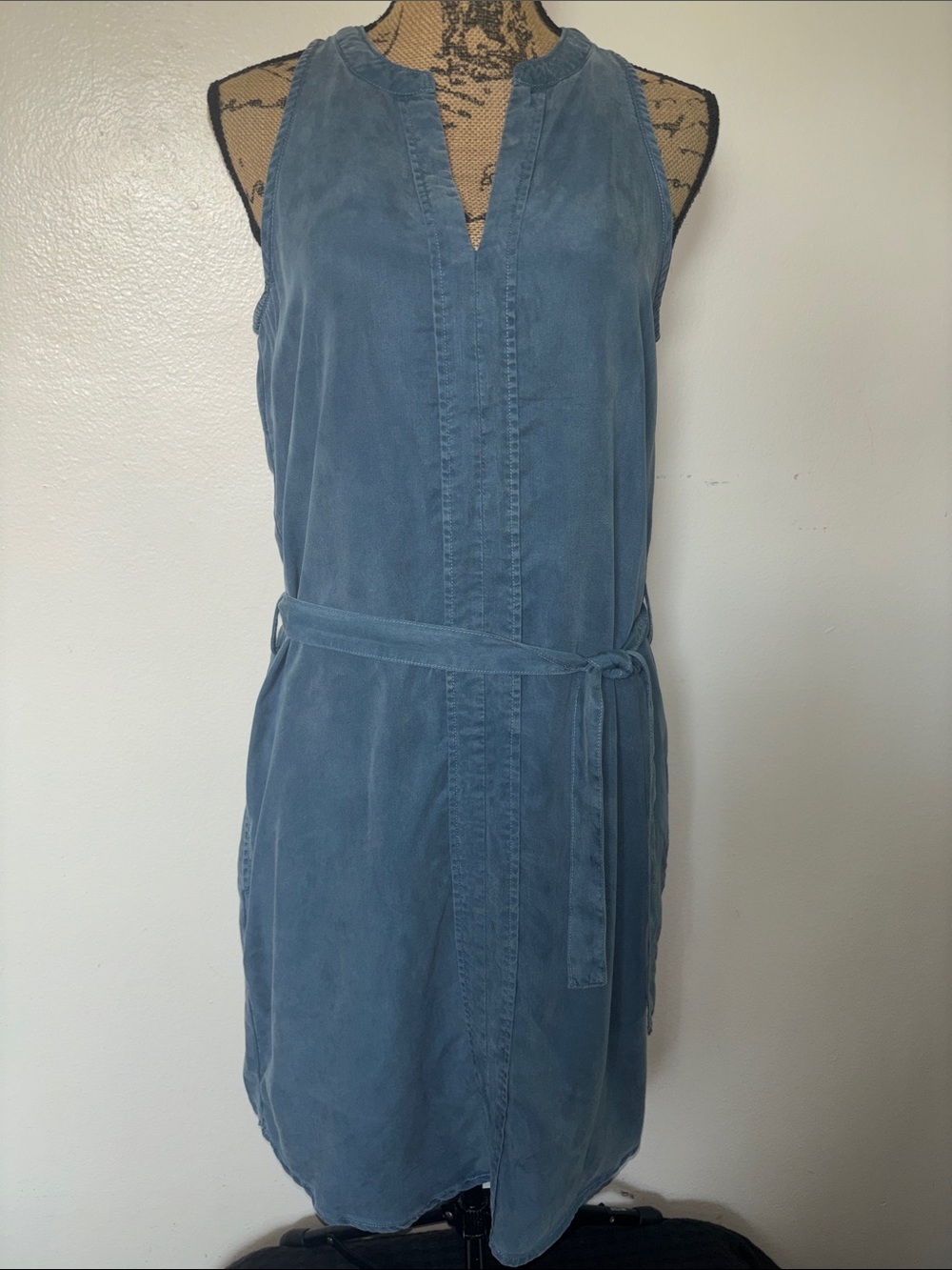 Sleeveless Blue Tie-Waist Shift Dress with 2 Pockets- Sz S
